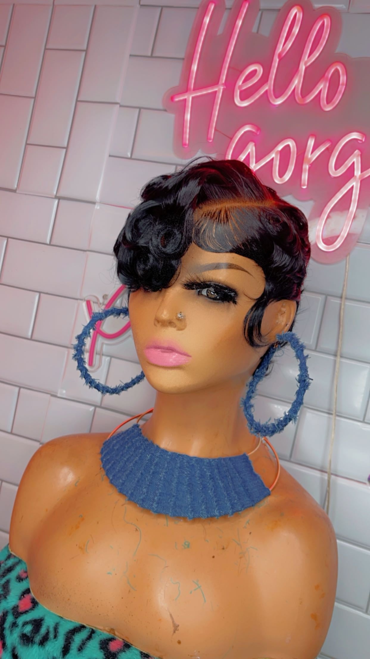 Pincurl closure pixie