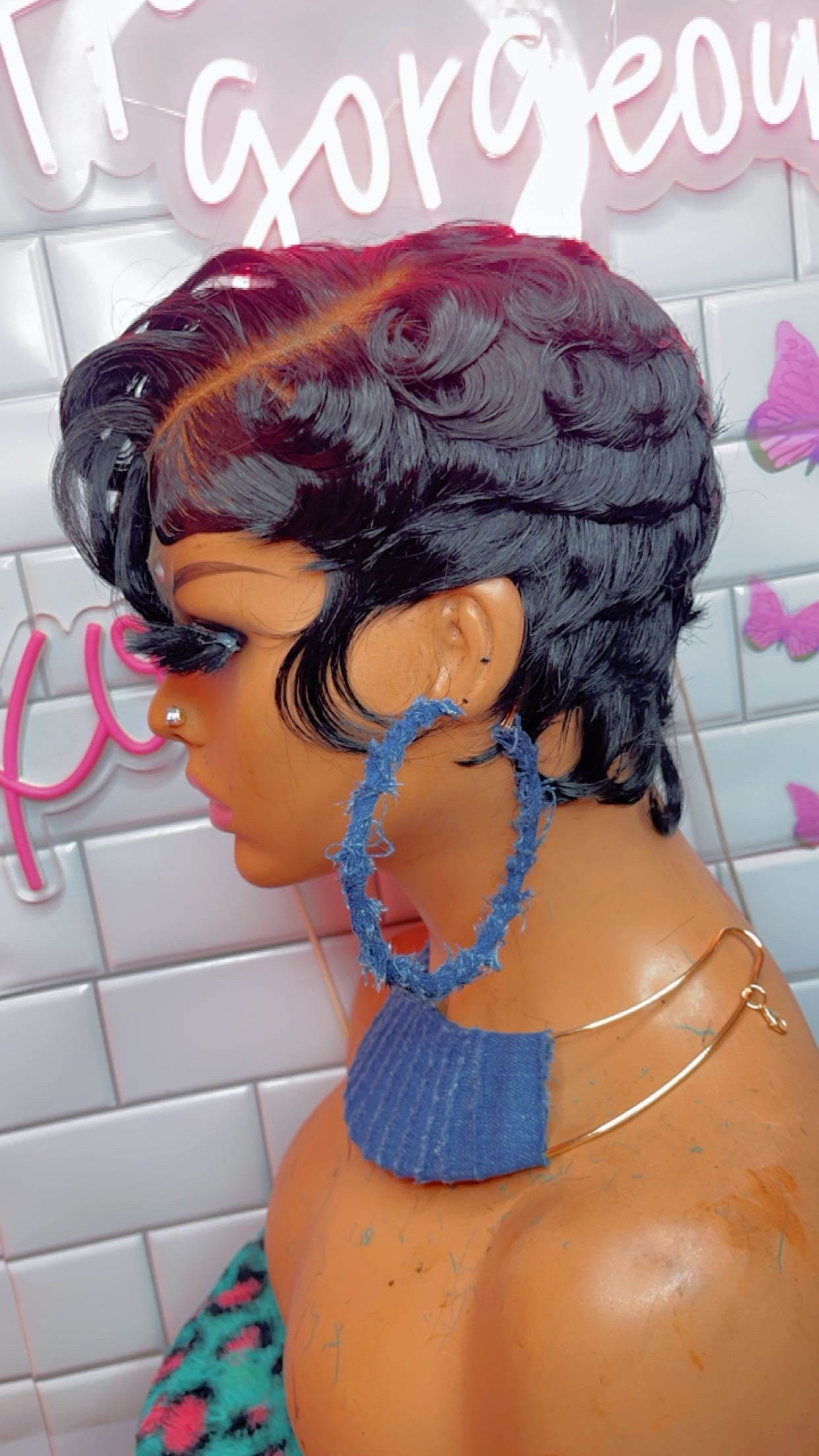 Pincurl closure pixie